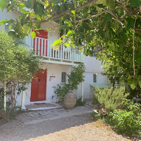 Kiveri 1876 Traditional Seafront Cottage Exterior photo