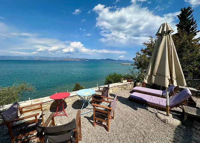 Kiveri 1876 Traditional Seafront Cottage