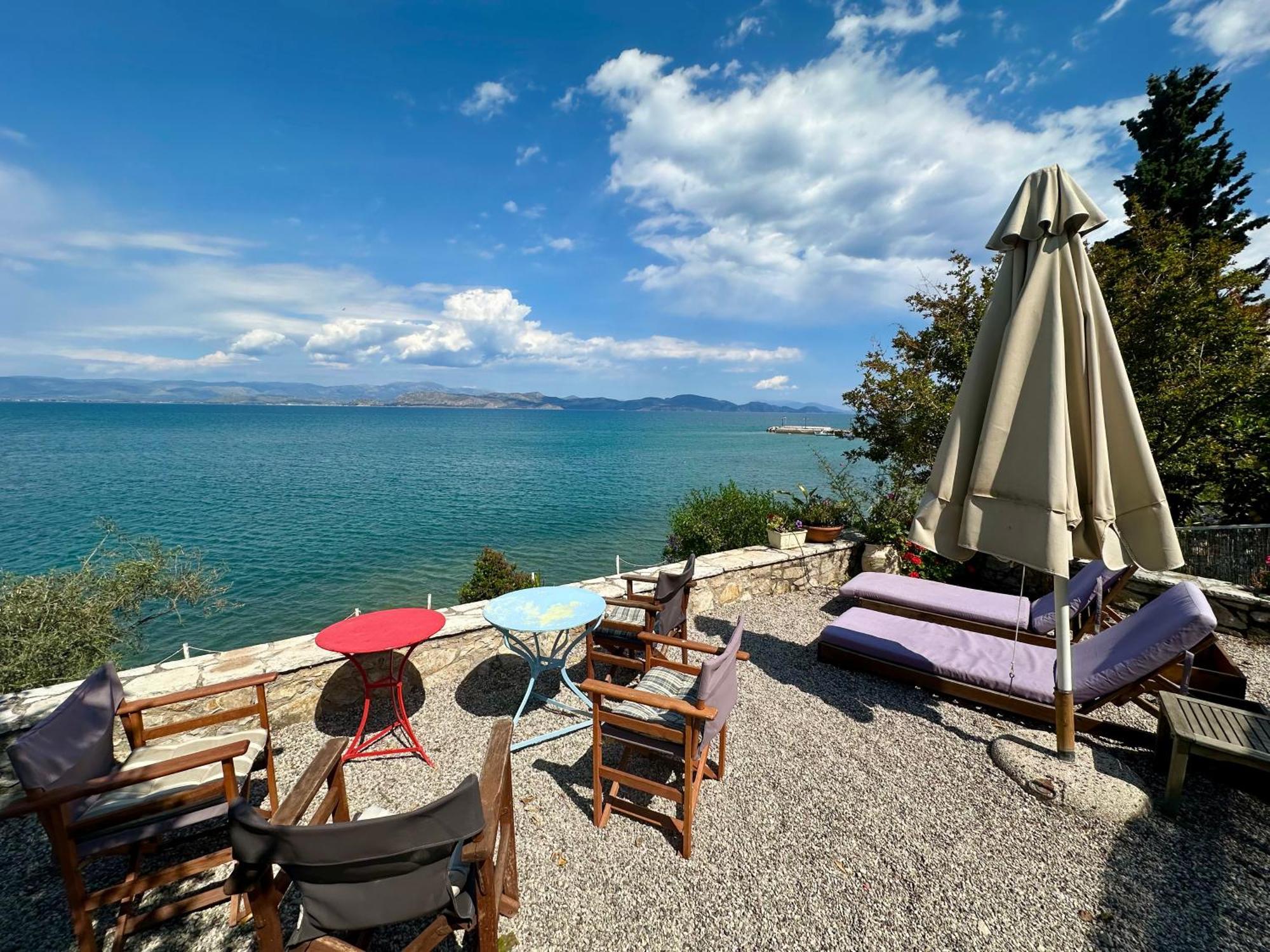 1876 Traditional Seafront Vakantiehuis *